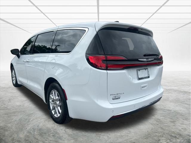 new 2025 Chrysler Pacifica car, priced at $40,442