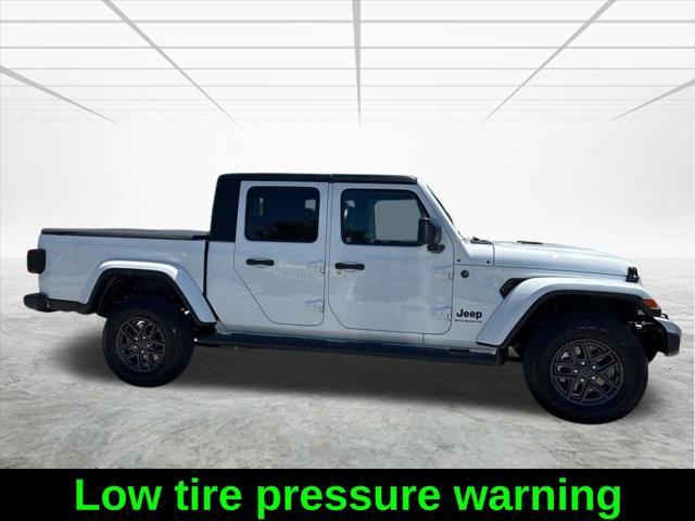 new 2024 Jeep Gladiator car, priced at $40,748