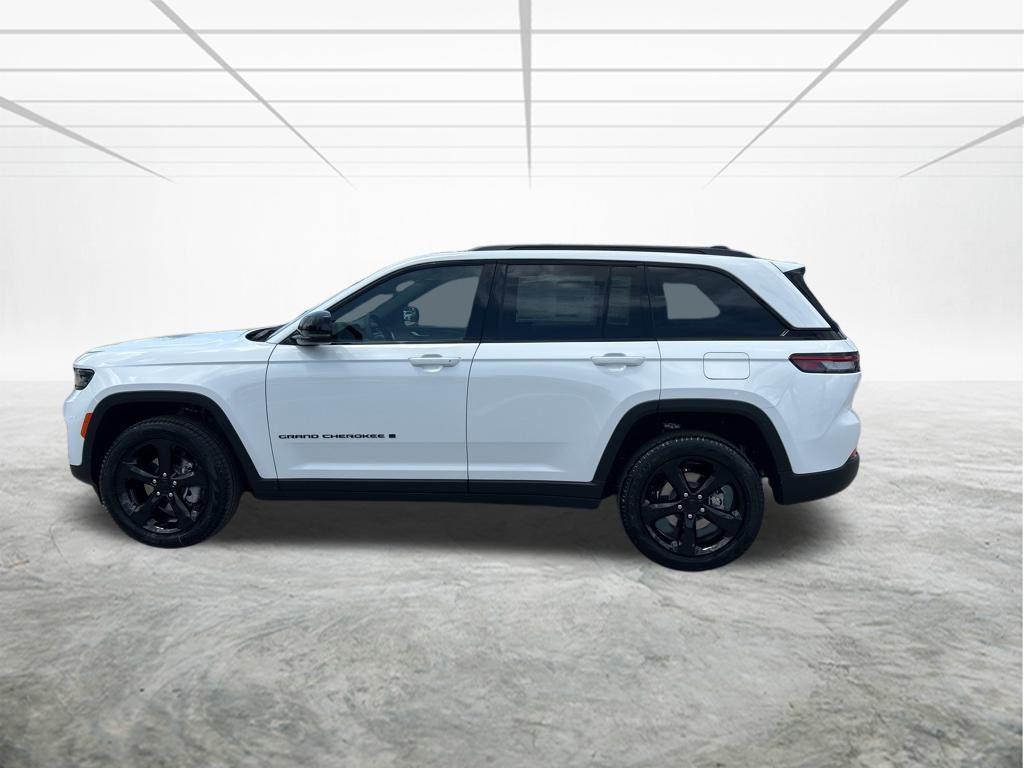 new 2025 Jeep Grand Cherokee car, priced at $39,722