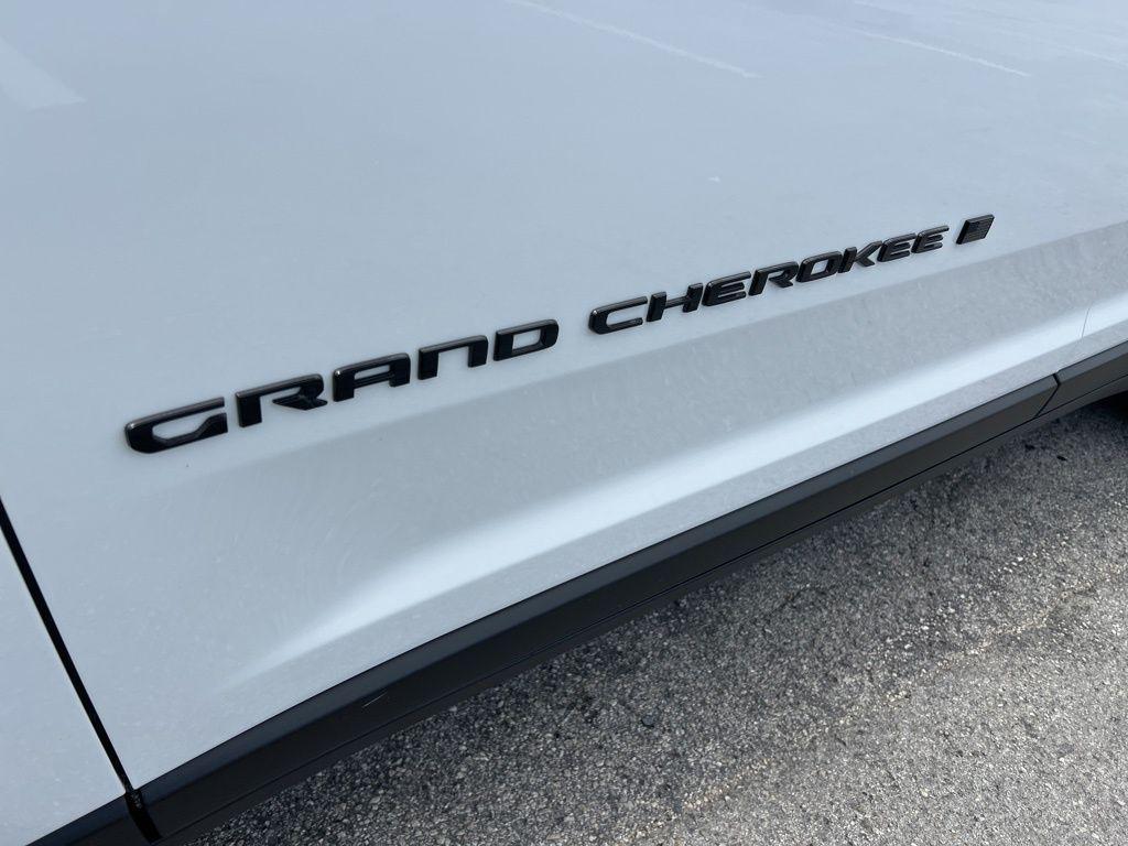 new 2025 Jeep Grand Cherokee car, priced at $39,722