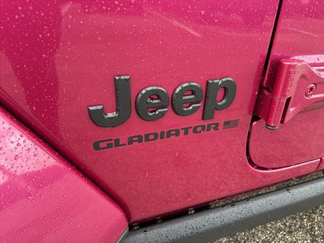 new 2024 Jeep Gladiator car, priced at $37,627