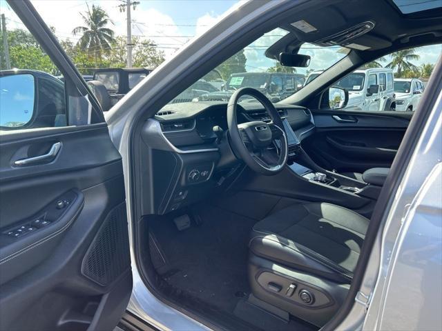 new 2025 Jeep Grand Cherokee L car, priced at $42,982