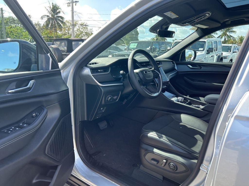new 2025 Jeep Grand Cherokee L car, priced at $38,446