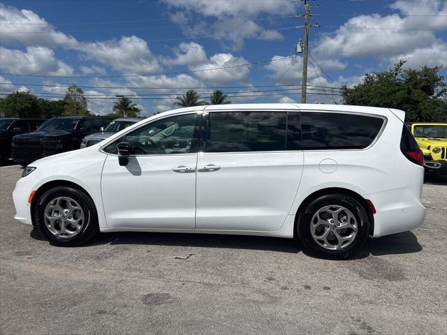 new 2024 Chrysler Pacifica car, priced at $48,960