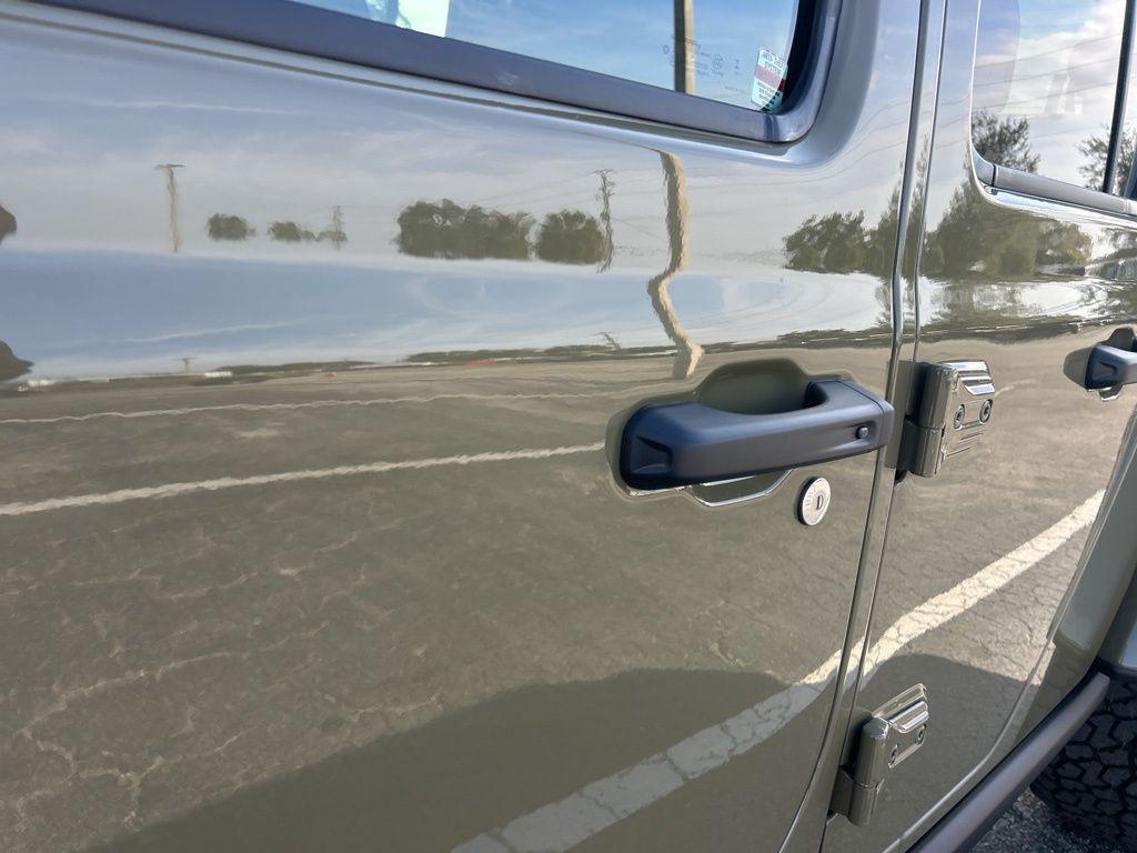 new 2026 Jeep Gladiator car, priced at $58,833