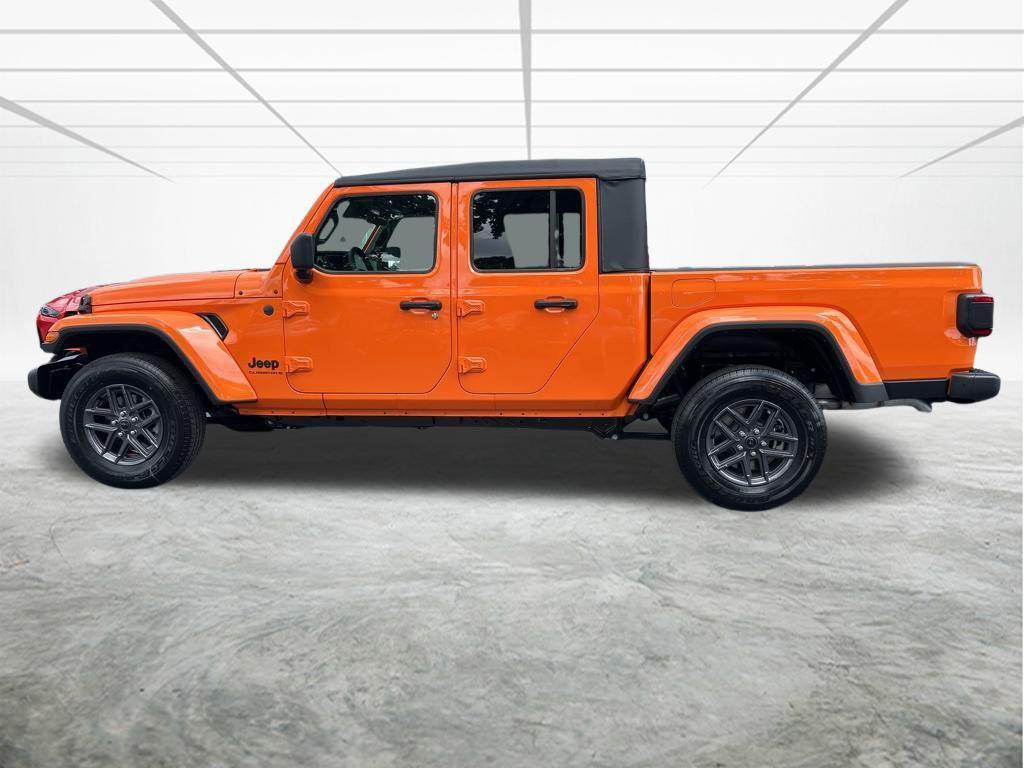 new 2025 Jeep Gladiator car, priced at $40,460