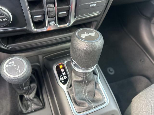 new 2025 Jeep Wrangler car, priced at $46,304