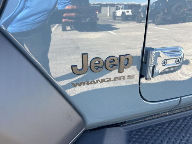 new 2025 Jeep Wrangler car, priced at $47,445