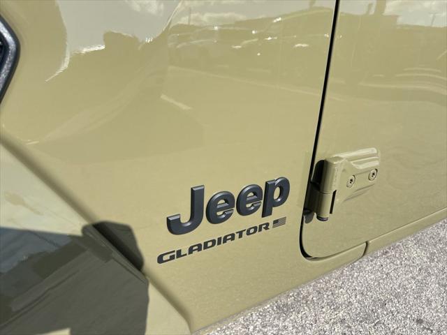 new 2025 Jeep Gladiator car, priced at $45,373