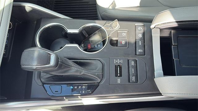 used 2022 Toyota Highlander car, priced at $36,870