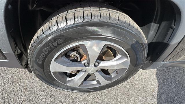 used 2019 Jeep Cherokee car, priced at $13,675