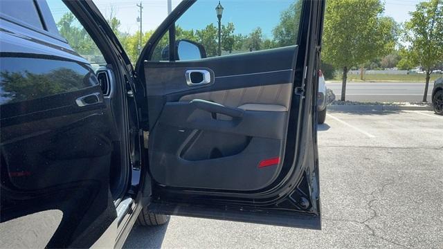 new 2025 Kia Sorento car, priced at $43,095