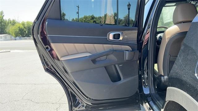 new 2025 Kia Sorento car, priced at $47,095