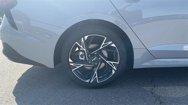 new 2025 Kia K5 car, priced at $33,042