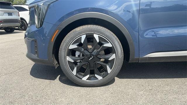 new 2025 Kia Sorento car, priced at $38,873
