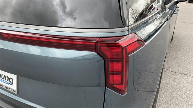 new 2025 Kia Carnival car, priced at $48,439