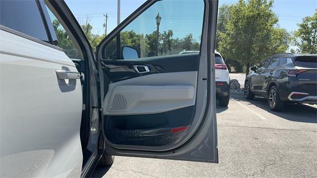 new 2026 Kia Carnival car