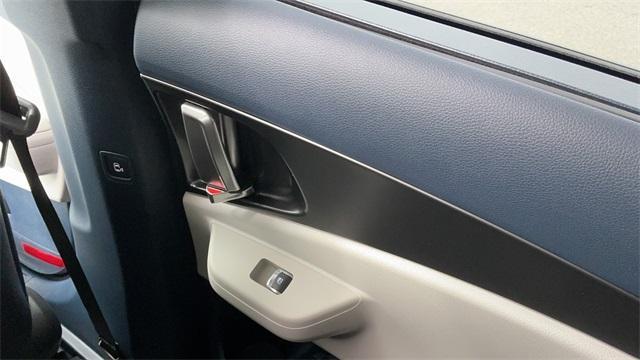 new 2025 Kia Carnival car, priced at $47,020