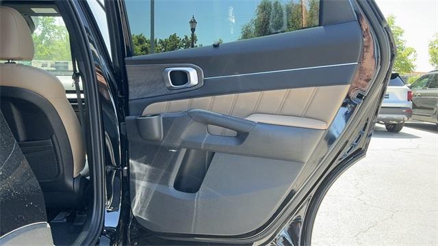 new 2025 Kia Sorento car, priced at $43,095