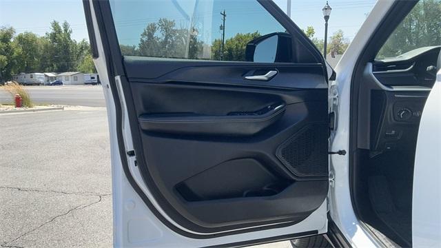 used 2023 Jeep Grand Cherokee car, priced at $34,450