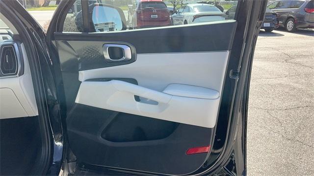 new 2025 Kia Sorento car, priced at $37,038