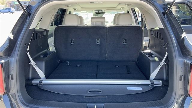 new 2025 Kia Sorento car, priced at $37,038