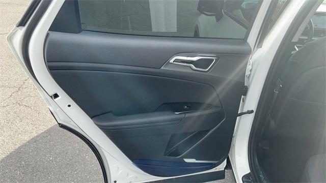 new 2025 Kia Sportage Hybrid car, priced at $38,742