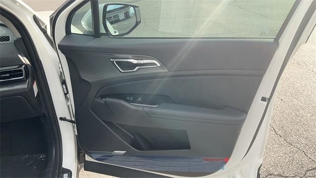 new 2025 Kia Sportage Hybrid car, priced at $38,742