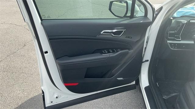 new 2025 Kia Sportage Hybrid car, priced at $38,742