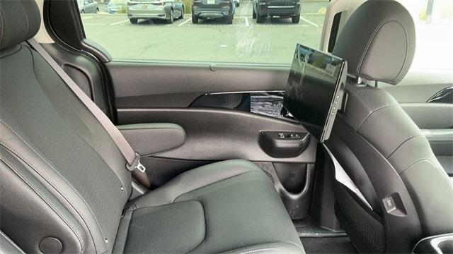 new 2025 Kia Carnival car, priced at $52,675
