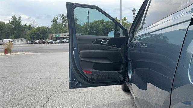 new 2025 Kia Carnival car, priced at $52,675