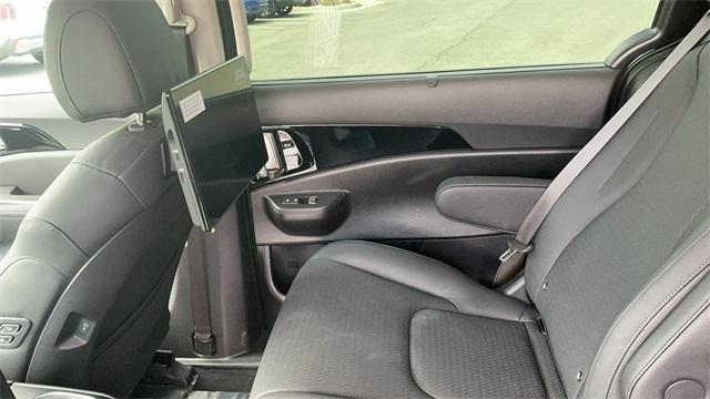 new 2025 Kia Carnival car, priced at $52,675