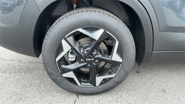 new 2025 Kia Seltos car, priced at $28,328