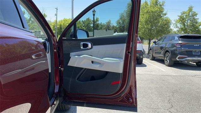 new 2025 Kia Sorento car, priced at $43,568