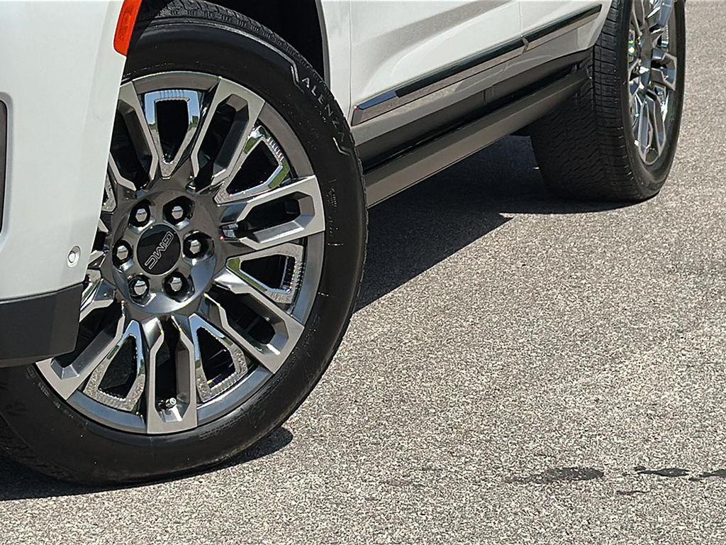 used 2023 GMC Yukon car, priced at $71,888