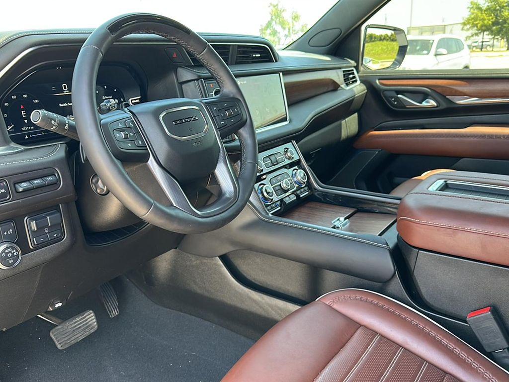 used 2023 GMC Yukon car, priced at $71,888