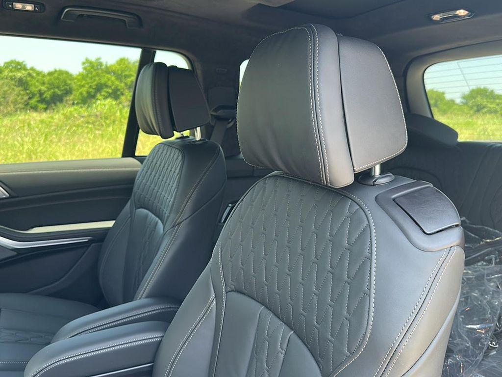 new 2026 BMW X7 car, priced at $121,415