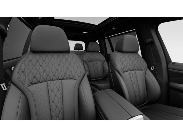 new 2026 BMW X7 car, priced at $121,415