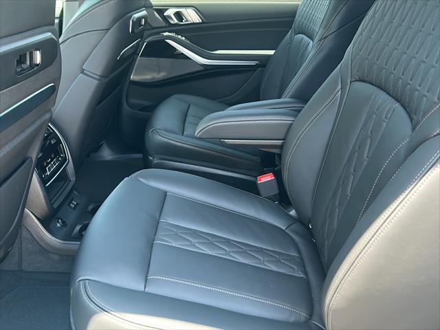 new 2026 BMW X7 car, priced at $121,415