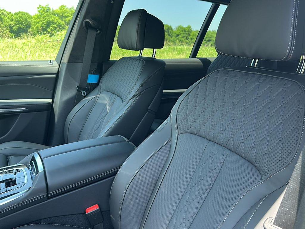 new 2026 BMW X7 car, priced at $121,415