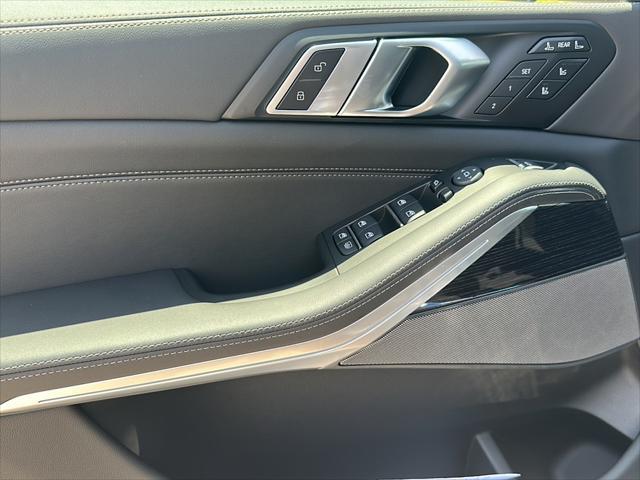 new 2026 BMW X7 car, priced at $121,415