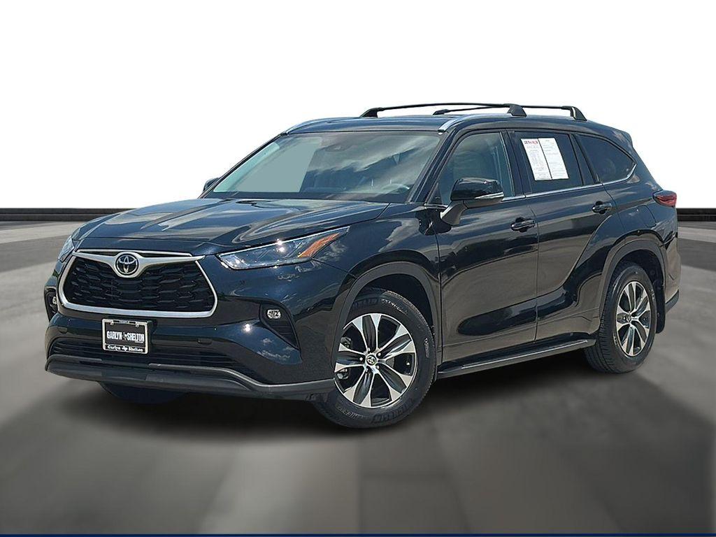 used 2021 Toyota Highlander car, priced at $35,495