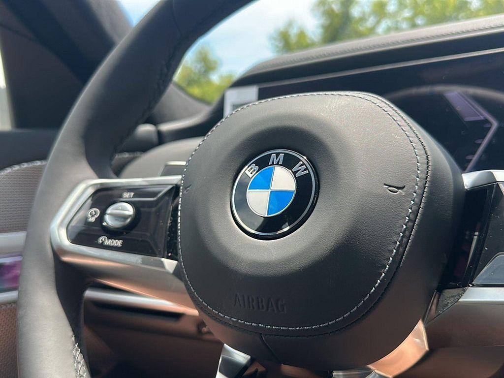 new 2025 BMW 760 car, priced at $133,815