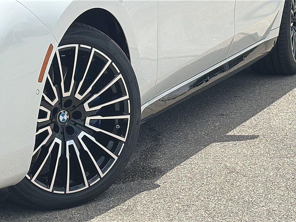 new 2025 BMW 760 car, priced at $133,815