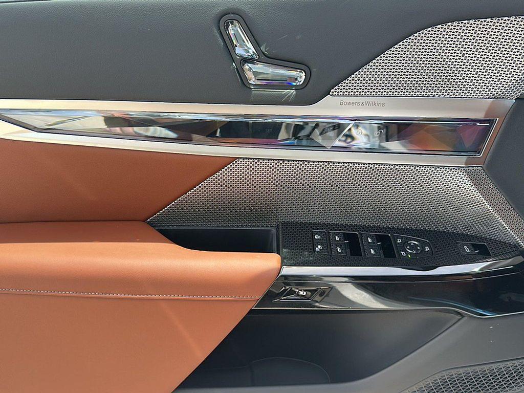 new 2025 BMW 760 car, priced at $133,815