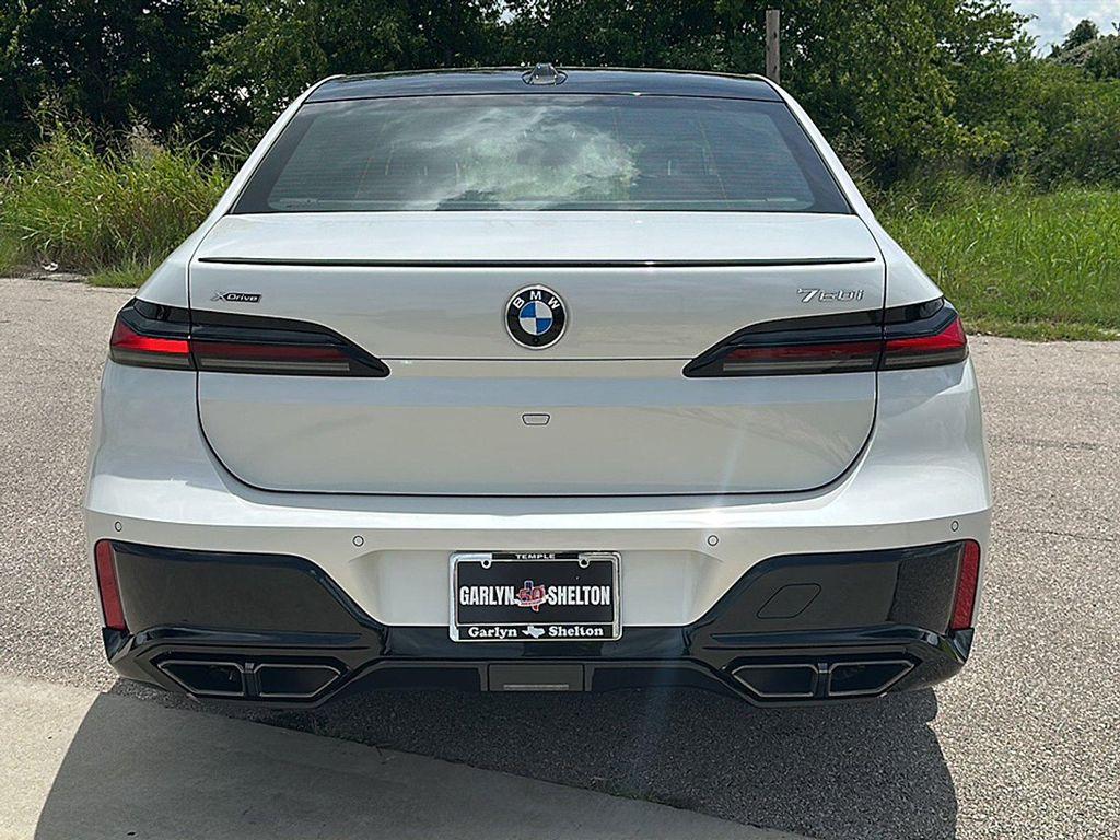 new 2025 BMW 760 car, priced at $133,815