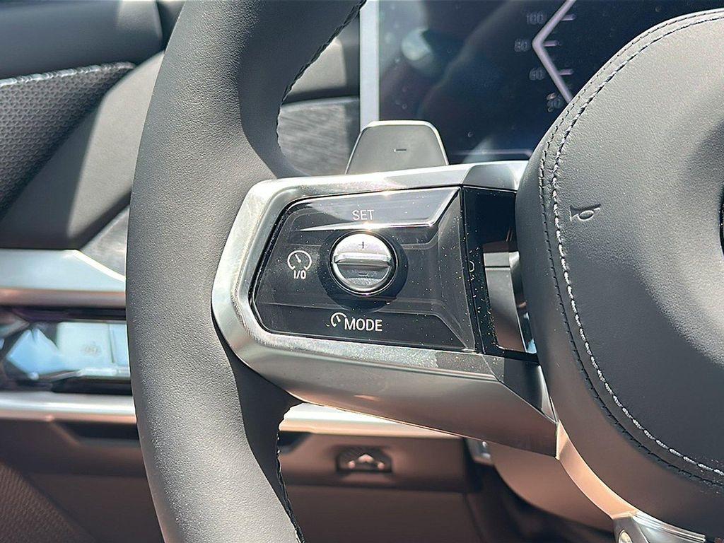 new 2025 BMW 760 car, priced at $133,815