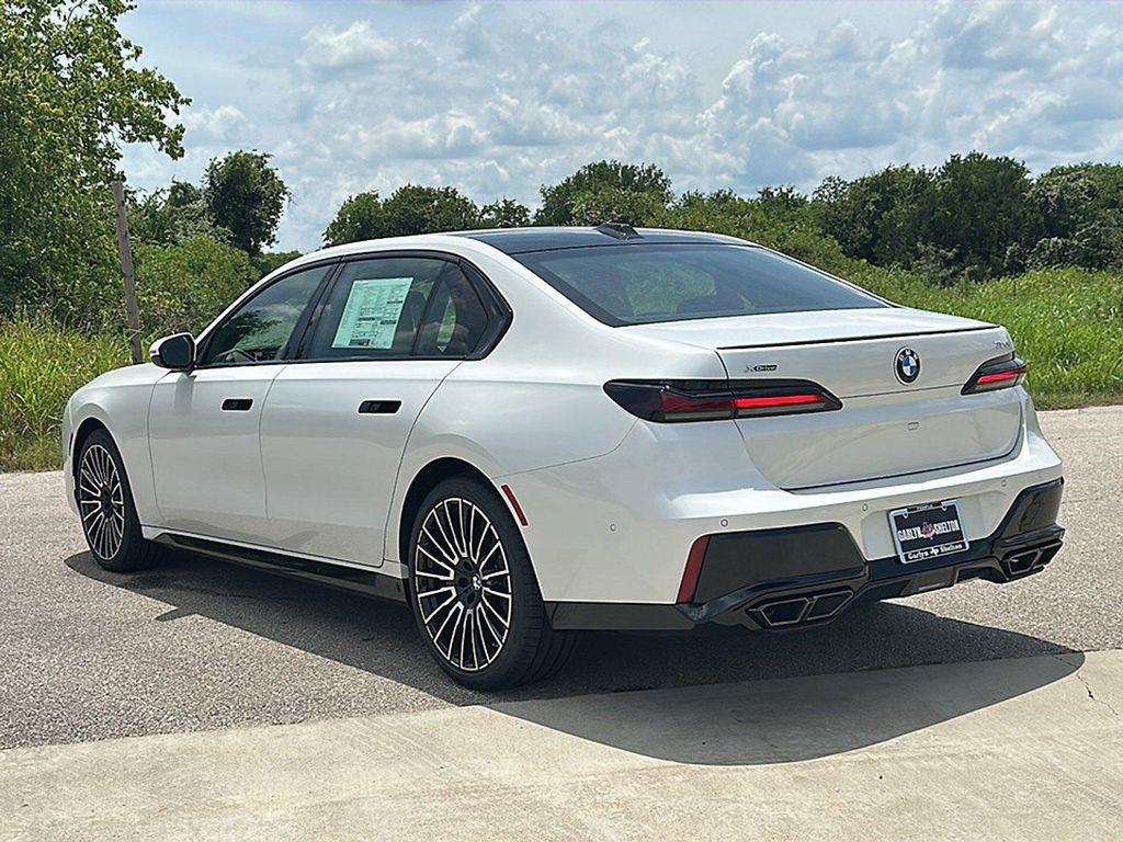 new 2025 BMW 760 car, priced at $133,815