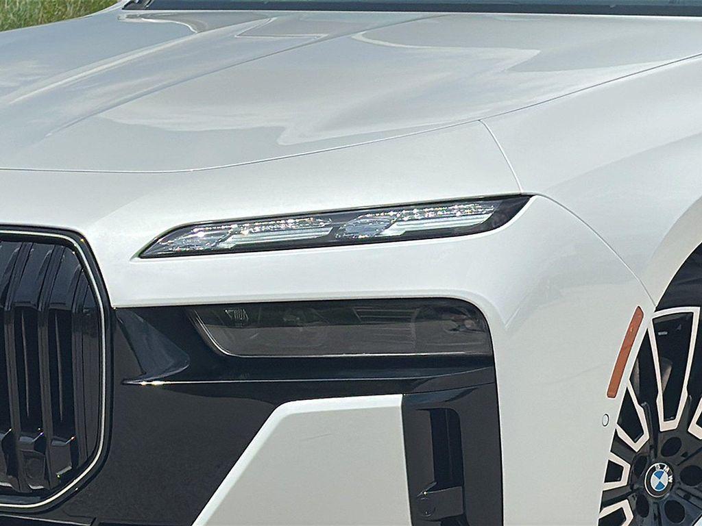 new 2025 BMW 760 car, priced at $133,815