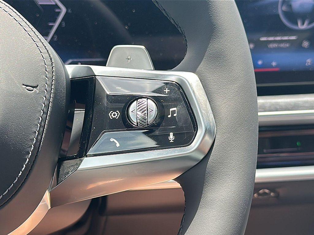 new 2025 BMW 760 car, priced at $133,815